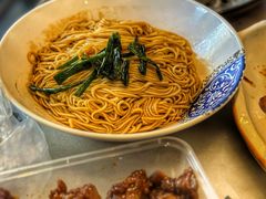 开洋葱油拌面-京城小江南·土菜馆·蒸白鱼(东四十条店)