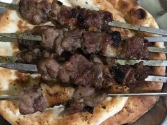 -烤肉小伙烤肉店