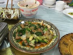 -乡土特色.冷锅鱼.牦牛肉汤锅