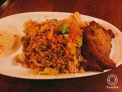 海鲜炒饭配烤蒜香鸡排-玛格萝妮比萨屋(四平店)
