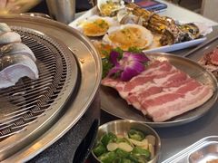 -围炉肉舍•炭烤活鳗•丹东海鲜烤肉(步行街店)