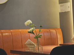 -POKEE VIA&Brunch·维娅(重庆来福士店)