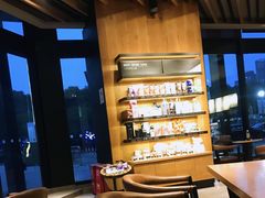 -星巴克臻选(莘庄仲盛店)