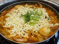 -三清洞摩西韩式年糕火锅(威高广场店)