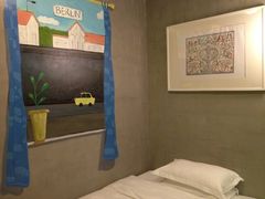 -卡罗酒店(东门晒布地铁站店)