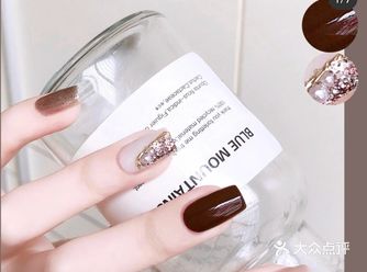 秋冬巧克力色涩味高级感美甲