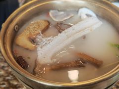 -慢丽江·云南野生菌土鸡锅(西山店)