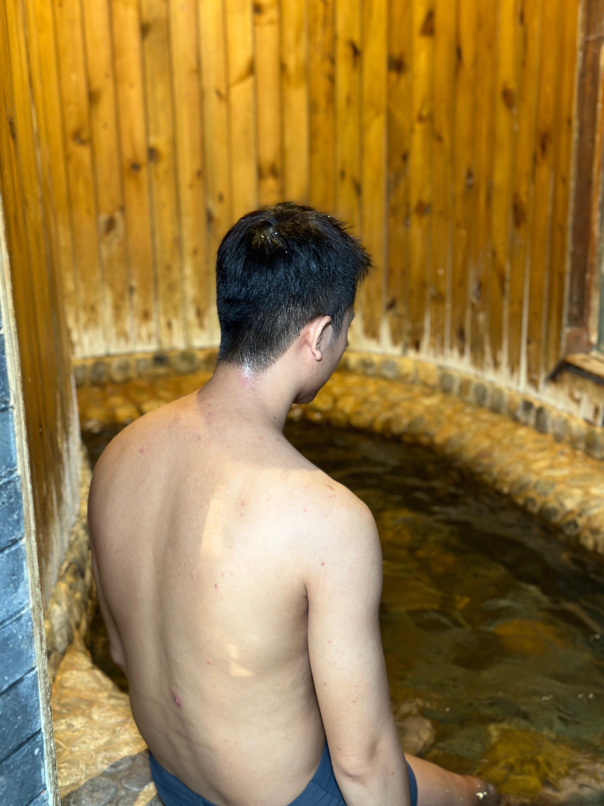 夏天来九曲湾泡温泉♨️