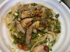 抱罗粉-阿阳牛腩腌面店
