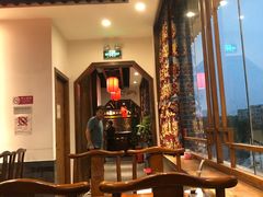 靠窗位-亿诣蝎府炸酱面羊蝎子火锅(酷车小镇店)