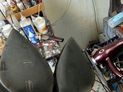 -京伟修鞋洗鞋奢侈品皮具护理店