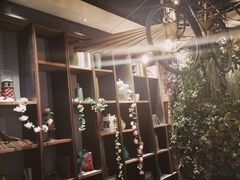 -童年小筑餐厅(申花路店)