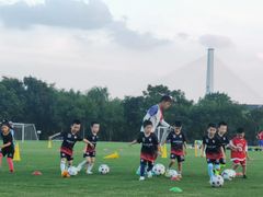 -Riverside河畔少儿足球培训(前滩店)