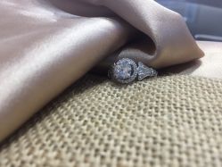 -威德钻石-克拉钻大本营(南京东路店)