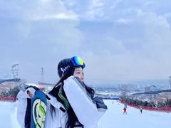 -采薇庄园四季滑雪场