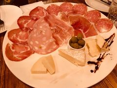 混合奶酪冷肉拼盘-La Tavernetta(Bar à Vin)(乌鲁木齐路店)