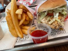 -FATBURGER 特富客汉堡(外交公寓店)