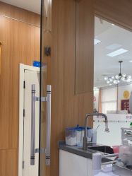 -靓芙泉专研痘痘肌