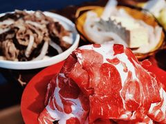 -洞庭洲·防空洞火锅·铜锅涮肉·烧烤(新百广场店)