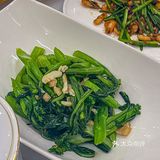 每一口都是客家菜的独特魅力。豆腐的软糯配上肉馅的鲜美
