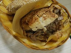 烧饼夹肉-洪峰浩老北京烧饼夹肉(角门路店)