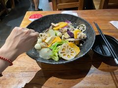 -万记麻辣烫国展总店