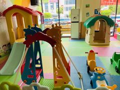 -哲学苑亲子园·早教婴儿托育·婴儿游泳(颐龙湾店)