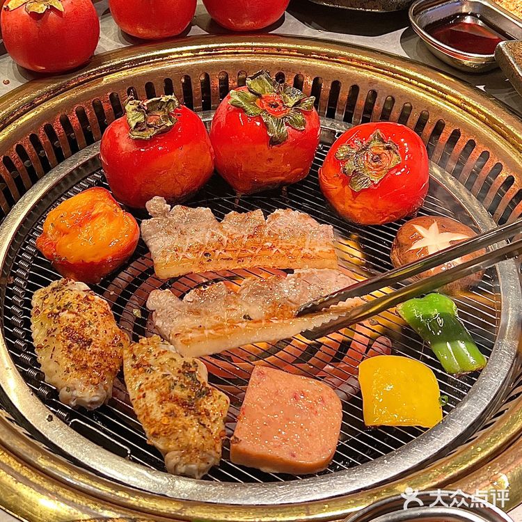 汕头这家烤肉店有烤柿子‼️爆浆一口biu汁[流泪]