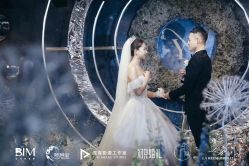 点击看大图 -拉瑞娜LaReine婚纱礼服高级定制
