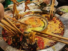 -洞亭火锅(防空洞总店)
