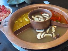 菌王奇香锅-滇釜火锅·能喝汤的火锅(车公庄店)