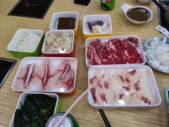 -杨老板·海鲜集市火锅·鲜切牛肉(中防万宝店)