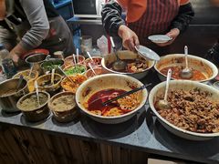 -爆炸头阿姨小四川正宗川味小吃(无任何分店)