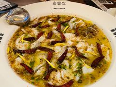 老坛酸菜鲈鱼-渔语鱼新川菜Bistro(万象天地店)