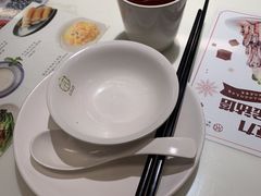 -新大咀港式茶餐厅(宝山万达店)
