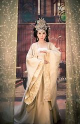 点击看大图 银容-九月鹰飞汉服摄影工作室