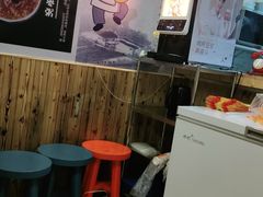 等位区-阪尚皇·原切牛排·烤肉火锅自助(北京路店)