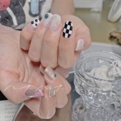 -Momo nail 日系美甲