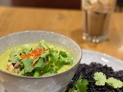 泰式绿咖喱鸡肉饭-Wagas沃歌斯(太古汇店)