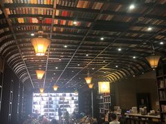 -钟书阁(松江泰晤士小镇店)