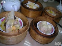 烧卖和不知名东东-香港蓮香樓(上環店)