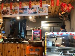 -爆炸头阿姨小四川正宗川味小吃(无任何分店)