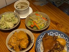 -红猪卤肉饭(大西洋美食城店)