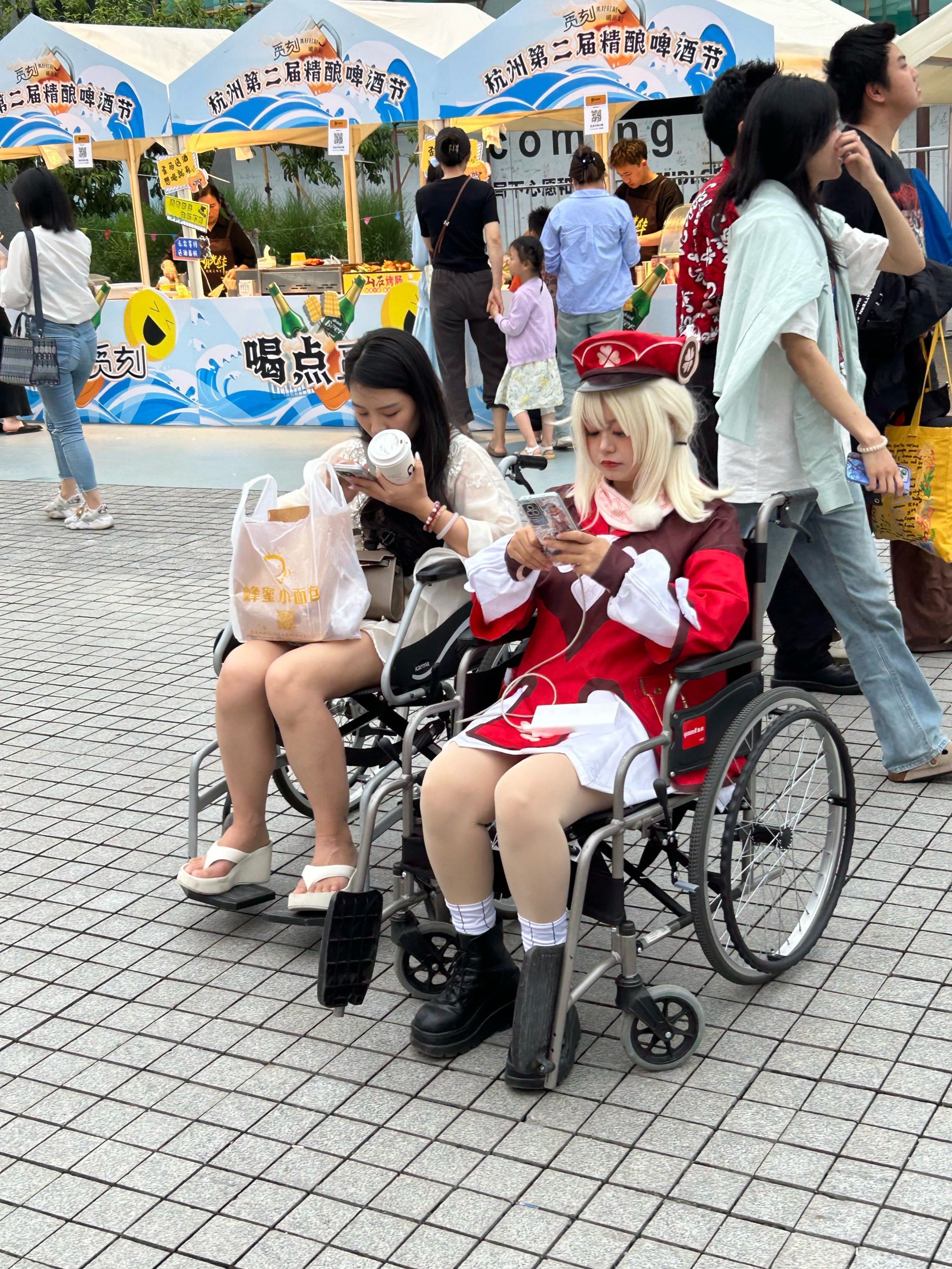 cosplay流行坐轮椅?