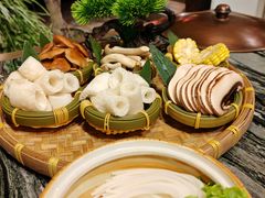 -慢丽江·云南野生菌土鸡锅(付家庄店)