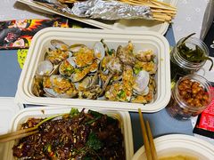 -何师烧烤Pro ·江湖川菜·小龙虾·精酿(太古里旗舰店)