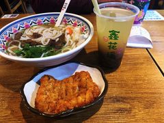 -鑫花溪牛肉米粉(人民广场店)