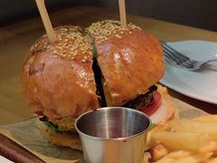 -三勾JJJ Burger&Coffee(梅溪湖店)