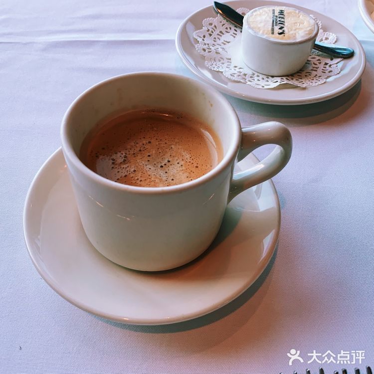 沪上老牌三大牛排馆之一的莫尔顿牛排