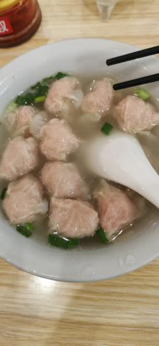 水吉美特斯邦威扁肉-